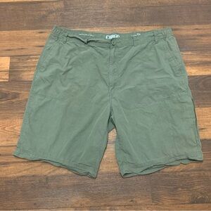 Round tree & Yorke Cargo Shorts Men’s Size 44W Green Olive